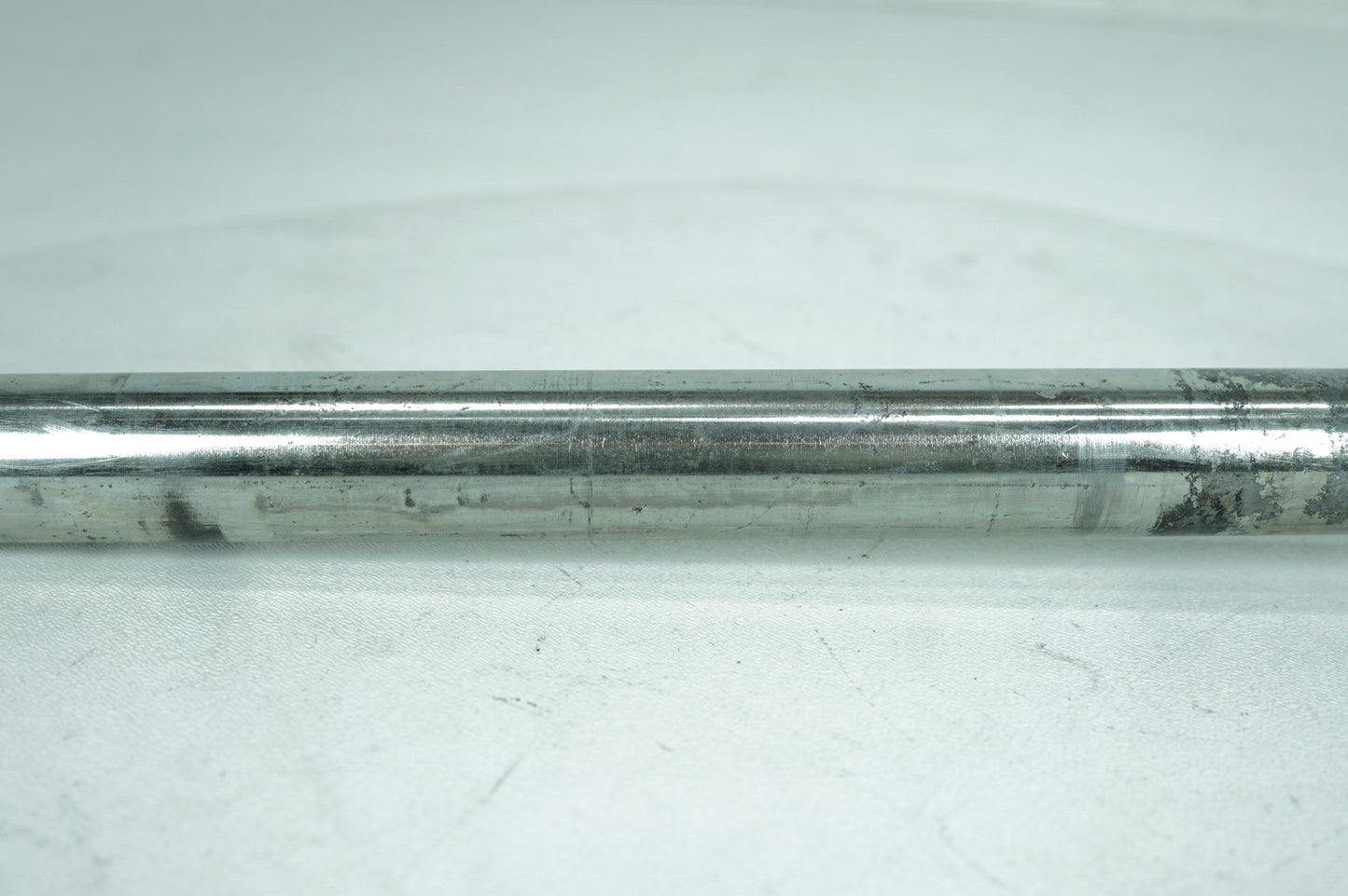 2012 - 2016 Harley-Davidson Touring Street Glide Rear Wheel Axle Bolt Shaft 41056-09