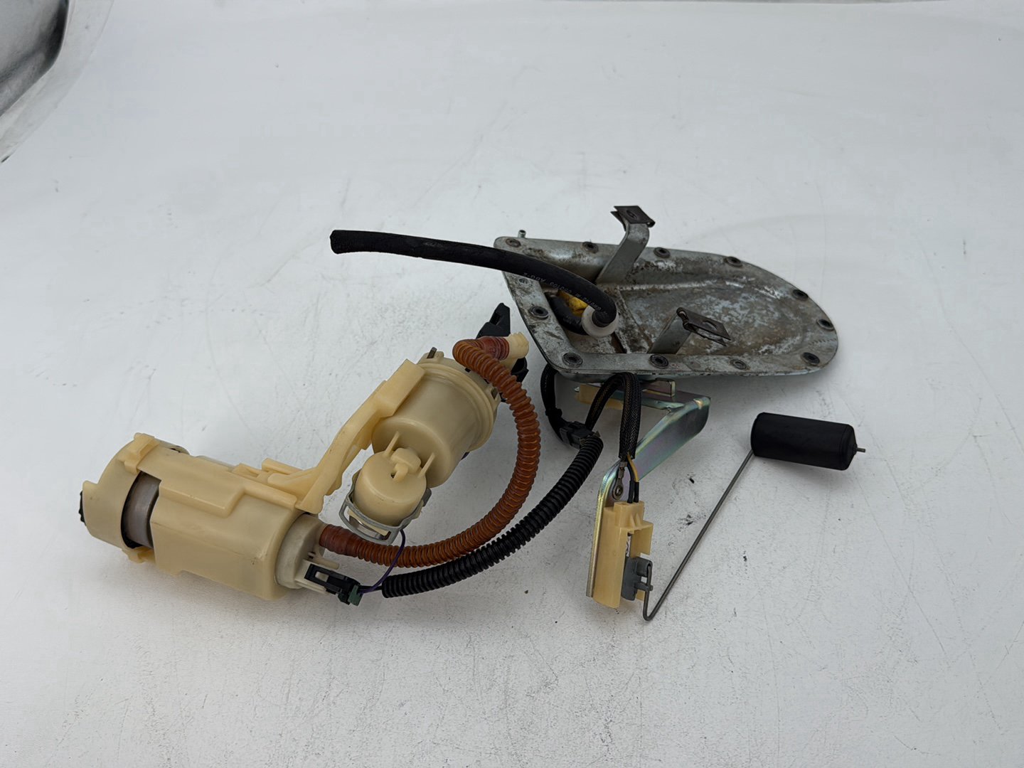 2006 Harley Dyna FXDWGI Wide Glide OEM Fuel Pump Gas Gasoline Petrol Sending