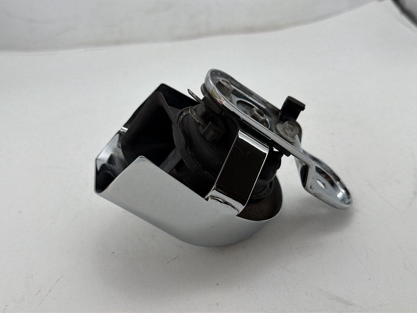 2011 Harley Heritage Softail Classic FLSTC OEM Horn Signal Klaxon Chrome Cover