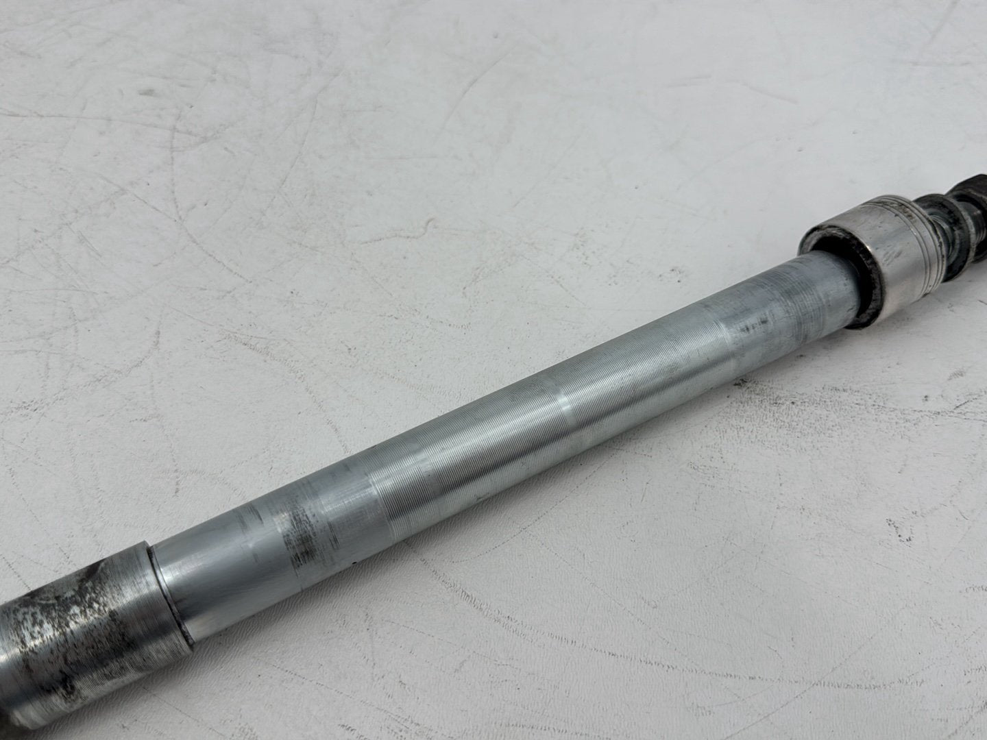 2008 - 2016 Harley-Davidson Touring Electra Glide Ultra Front Wheel Axle Bolt Shaft 41547-07A