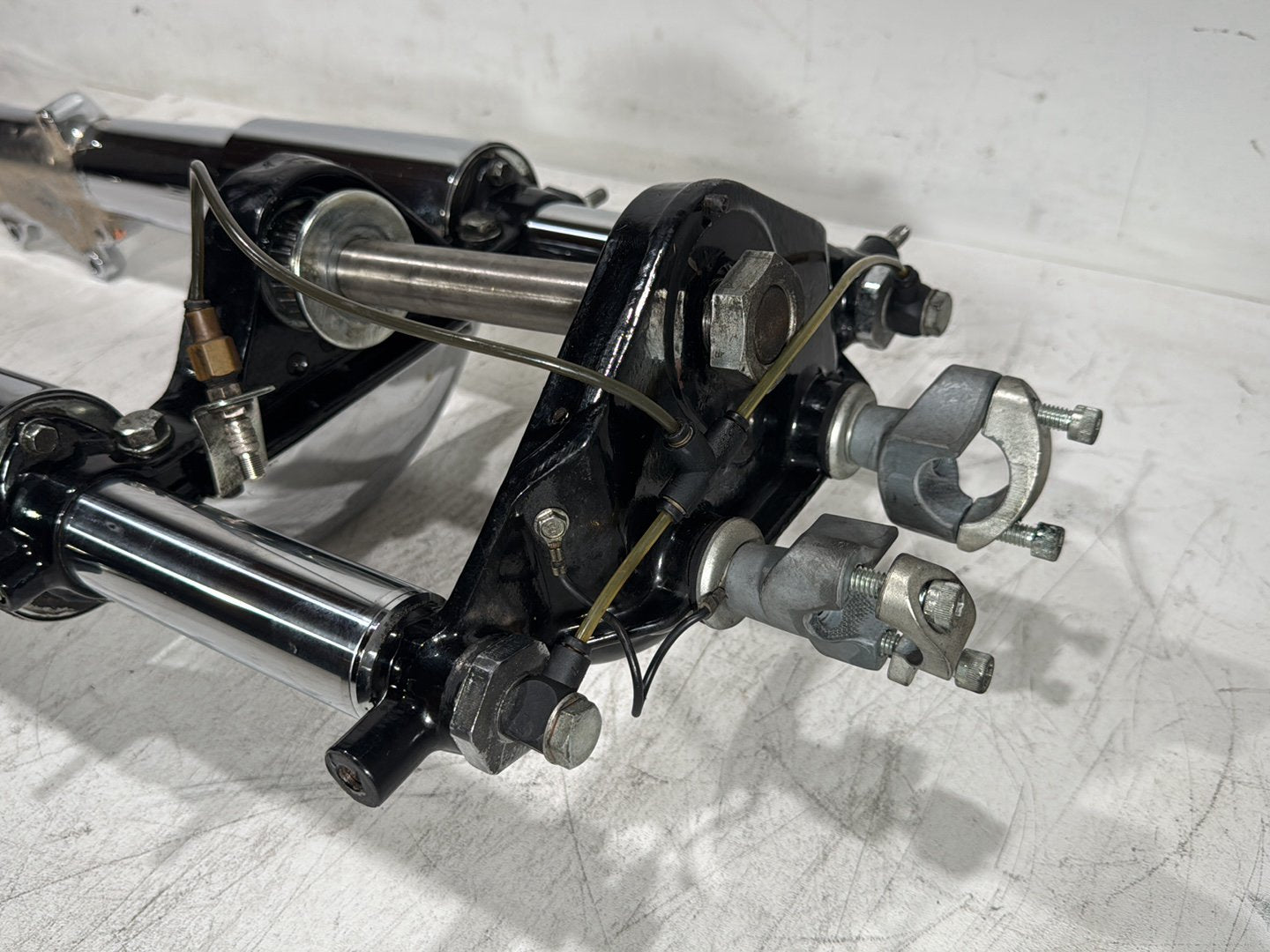 1996 Harley Road King Touring Police FLHPI OEM Front Triple Tree Set & LH RH Fork Legs Sliders