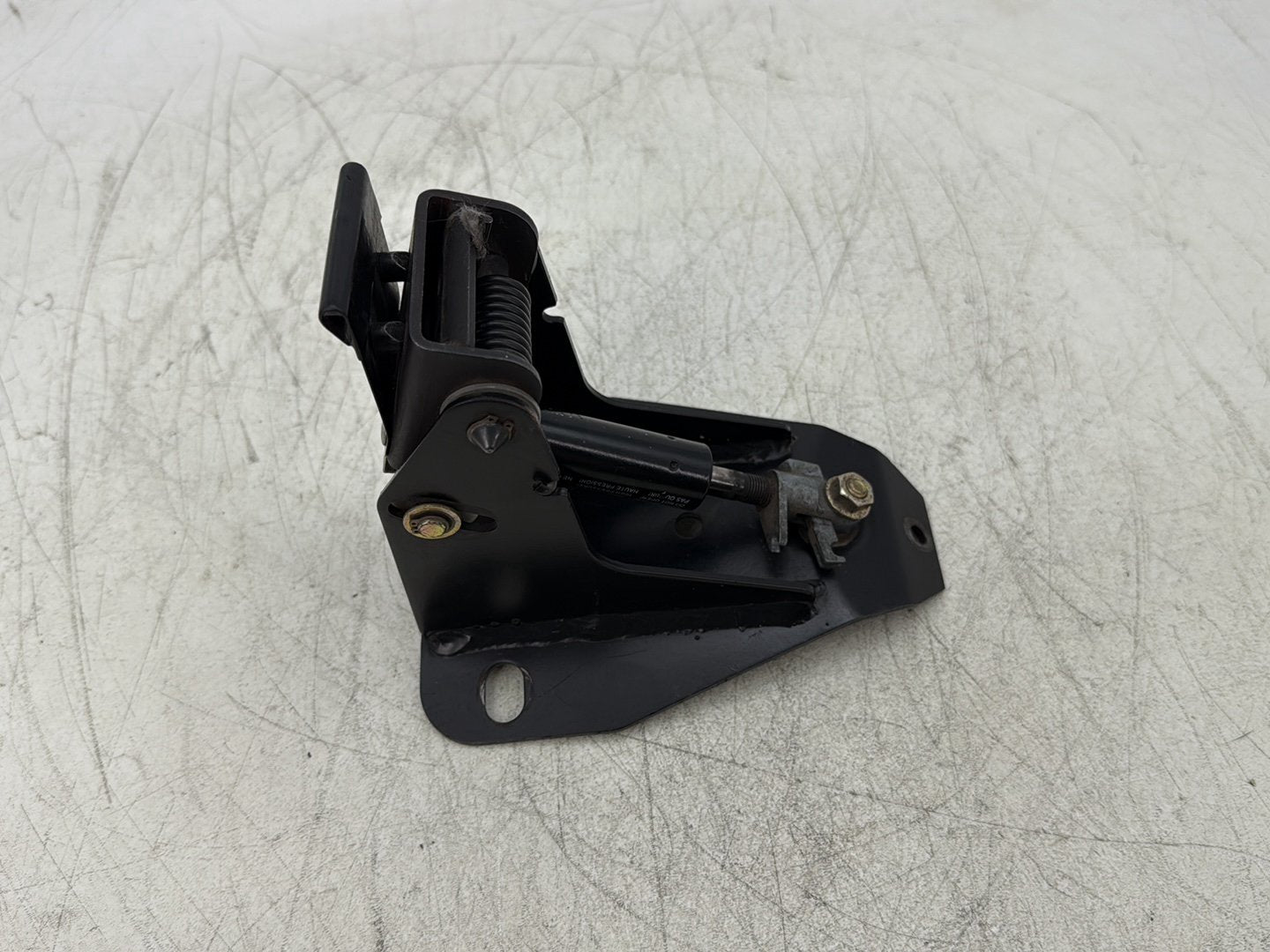 1998 Harley Touring FLHTCUI Electra Glide Ultra OEM Adjustable Rider Backrest Lift Mount 52482-01A