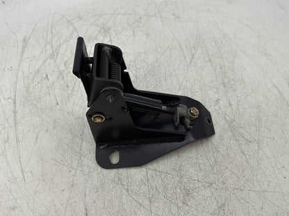 1998 Harley Touring FLHTCUI Electra Glide Ultra OEM Adjustable Rider Backrest Lift Mount 52482-01A
