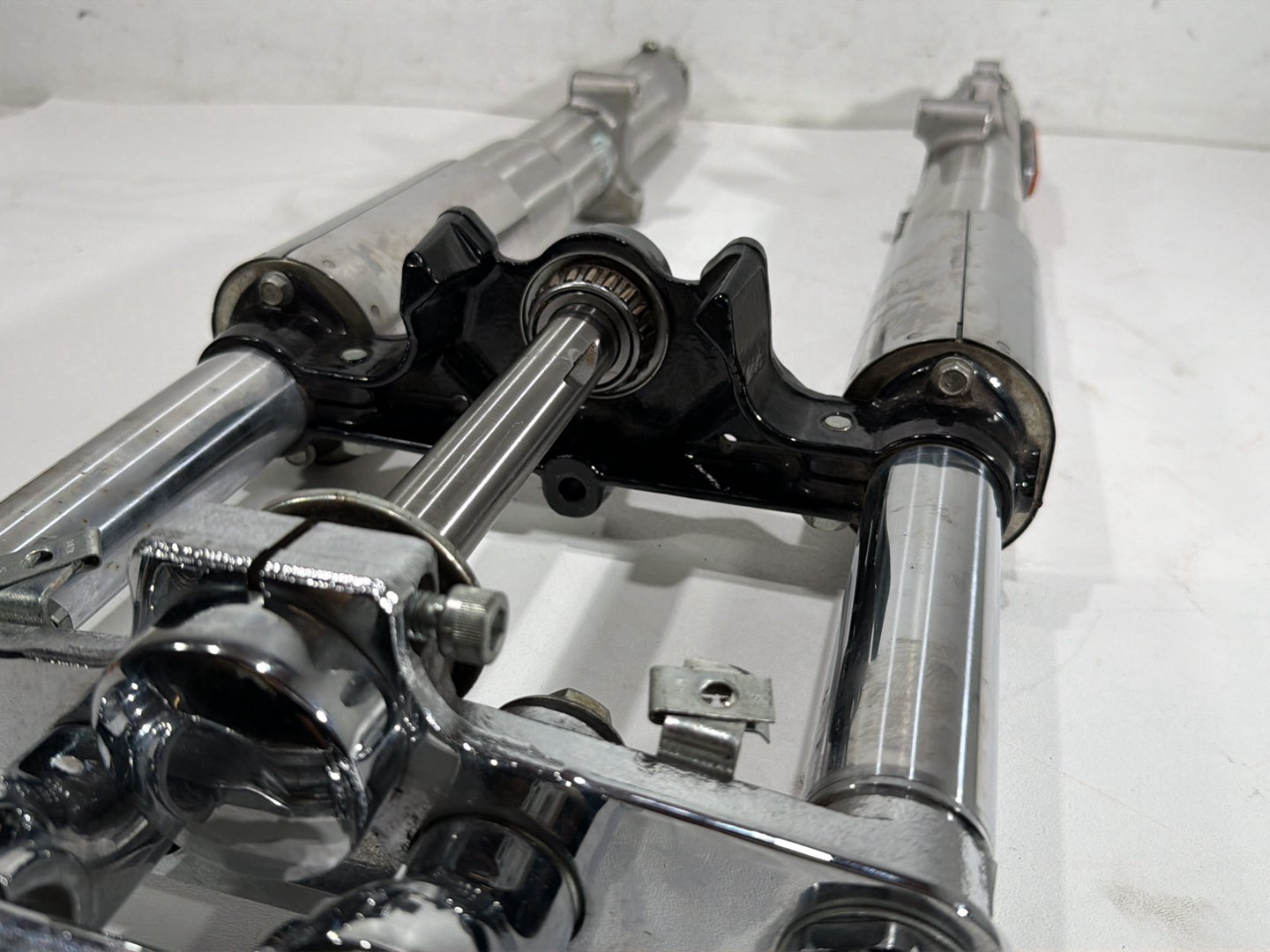 2011 Harley Heritage Softail Classic FLSTC OEM Front Triple Tree Set & LH RH Fork Legs Sliders