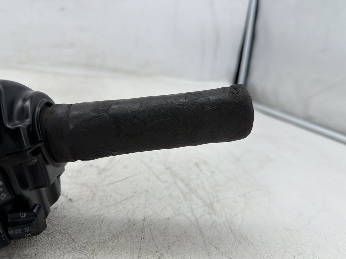 2010 Harley Electra Glide Touring OEM Right Engine Start Kill Switches Controls
