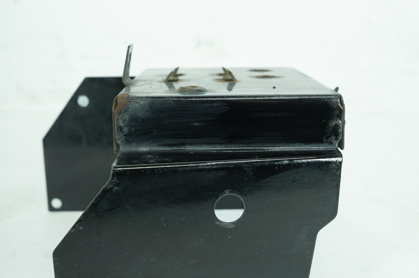 2007 - 2011 Harley-Davidson Touring Road King Classic Battery Tray Bracket Holder Carrier 66281-02A