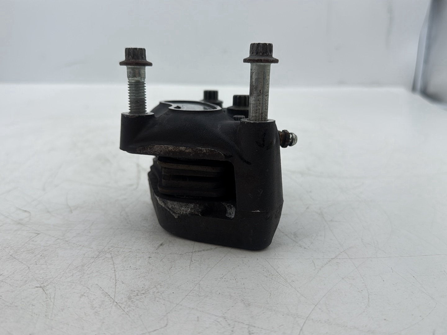 2007 Harley Touring FLHTCU Electra Glide Ultra OEM Front Right 1 Brake Caliper