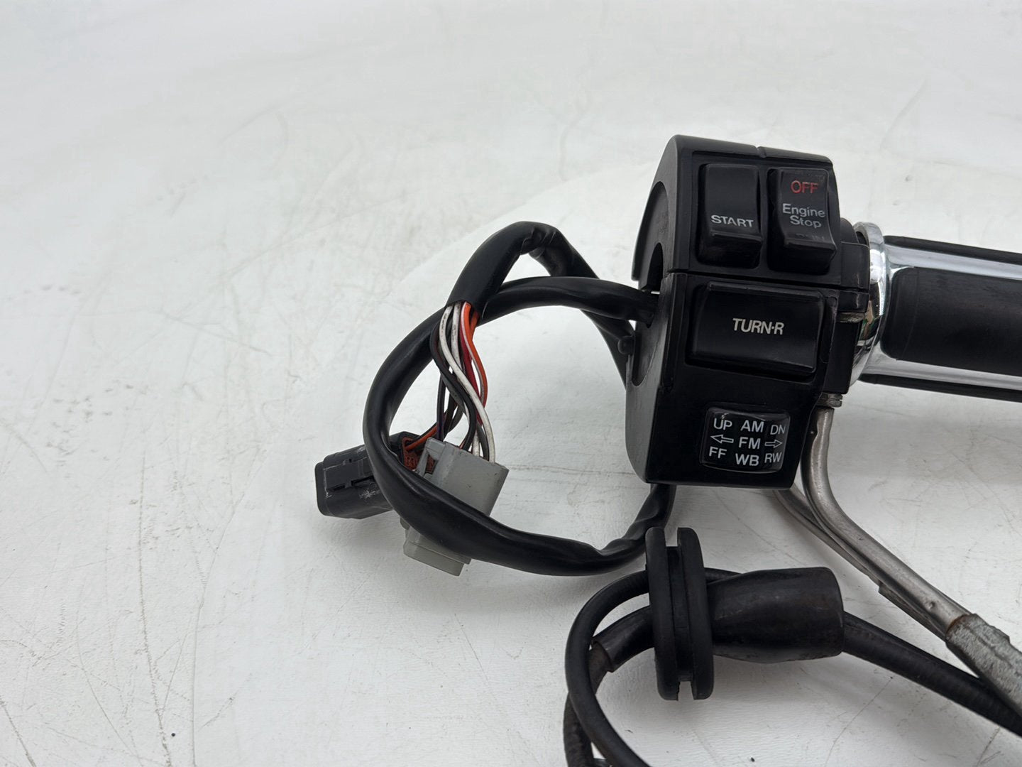 1995 Harley Touring FLHTCI Electra Glide Classic OEM Right Engine Start Kill Switches Controls