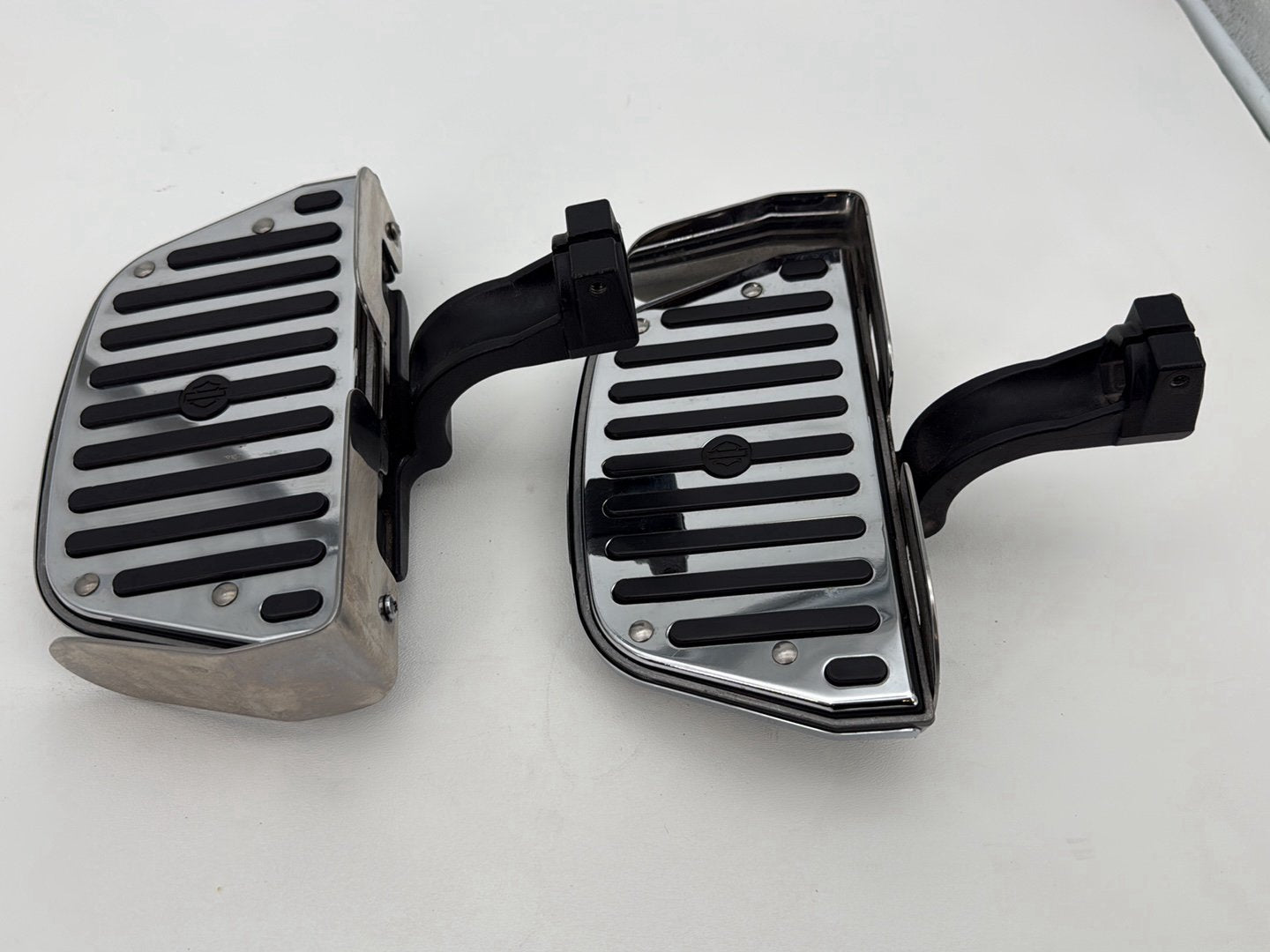 2007 Harley Softail Heritage Classic FLSTC OEM Left & Right Passenger Floorboard Foot Rest