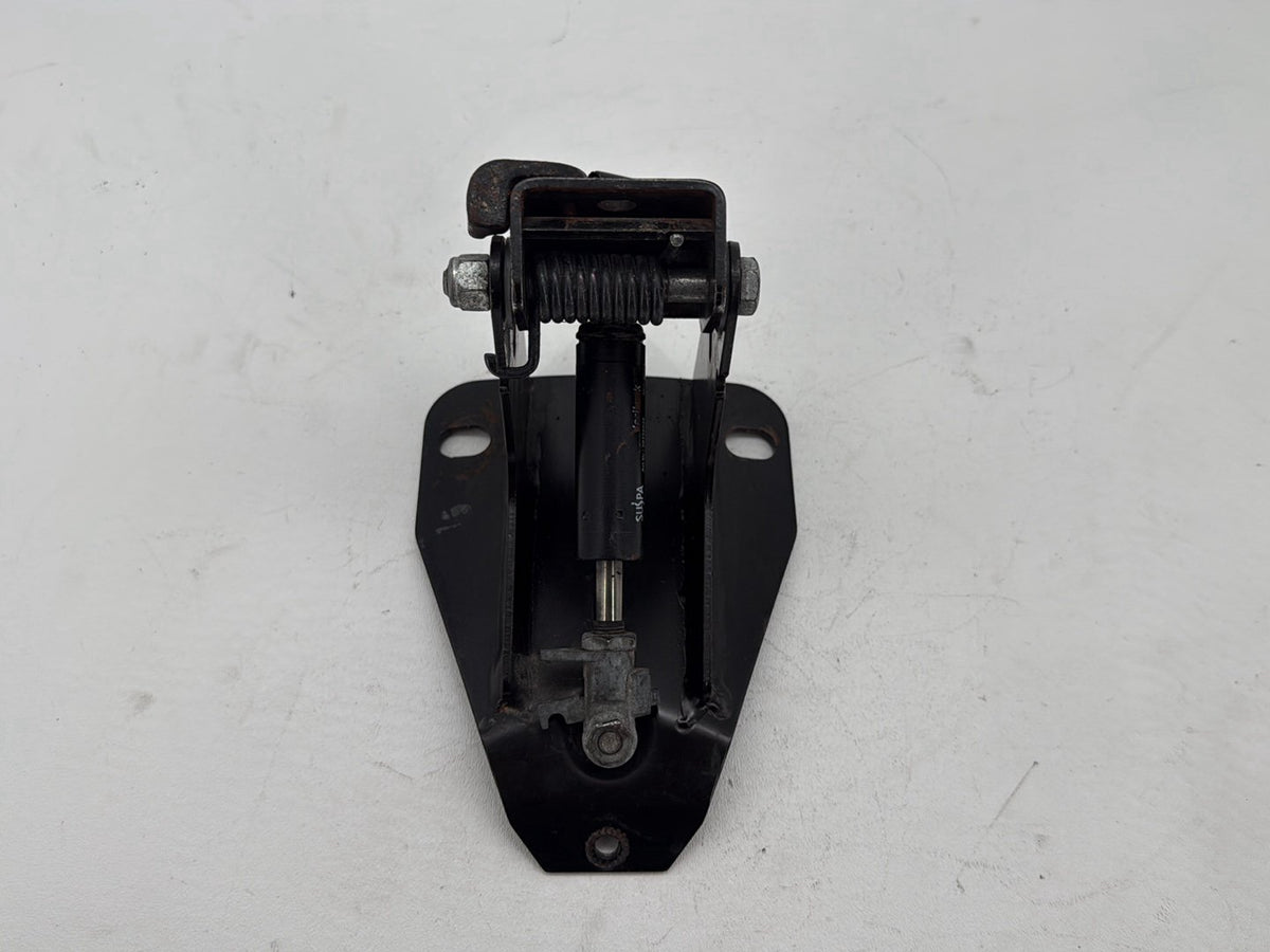 2005 Harley Electra Touring CVO Adjustable Rider Backrest Lift Mount 52482-01A