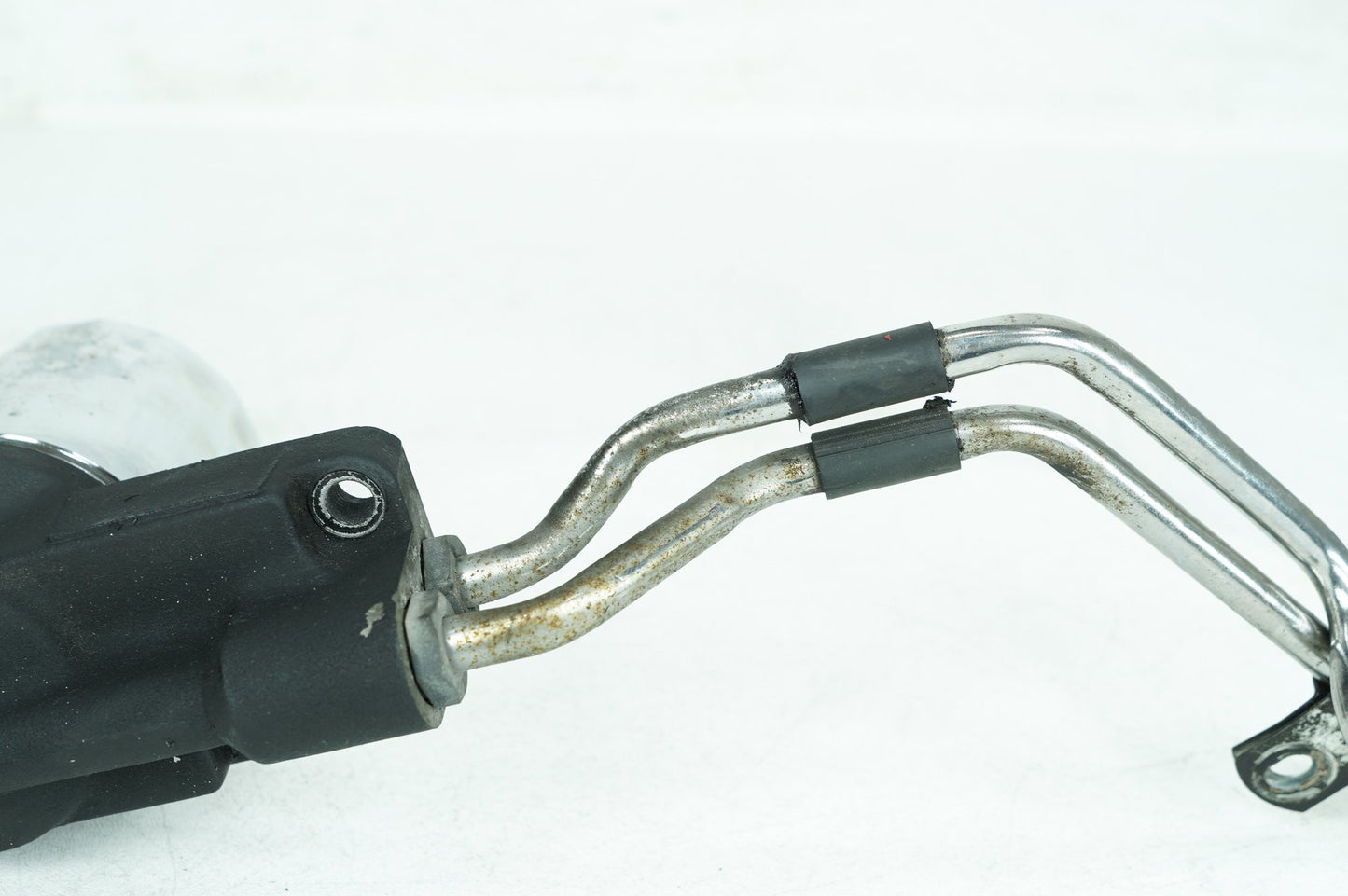 1984 - 1998 Harley-Davidson Touring Electra Glide Ultra Engine Motor Mount Oil Filter  	26378-92A