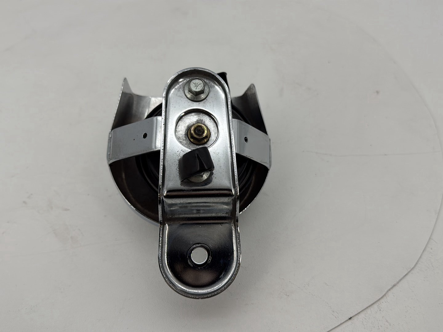1999 - 2006 Harley-Davidson Dyna Low Rider Horn Signal Klaxon Chrome Cover 69012-93A