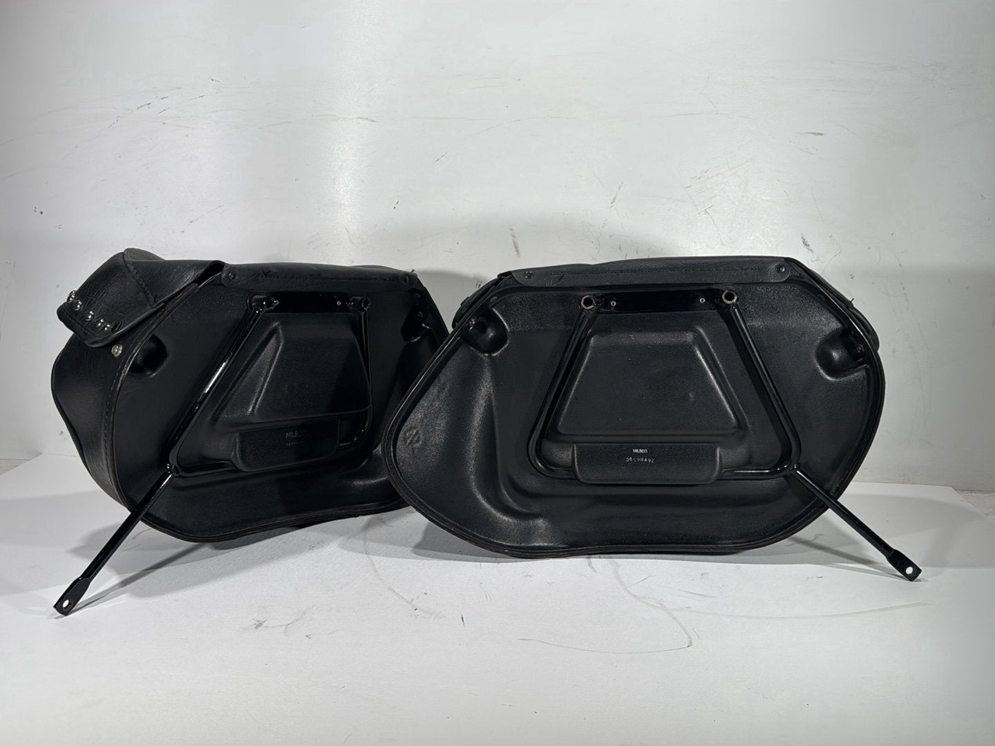 2004 Harley Softail FLSTC Heritage Classic OEM Rear Left Right Saddlebags Luggage Leather