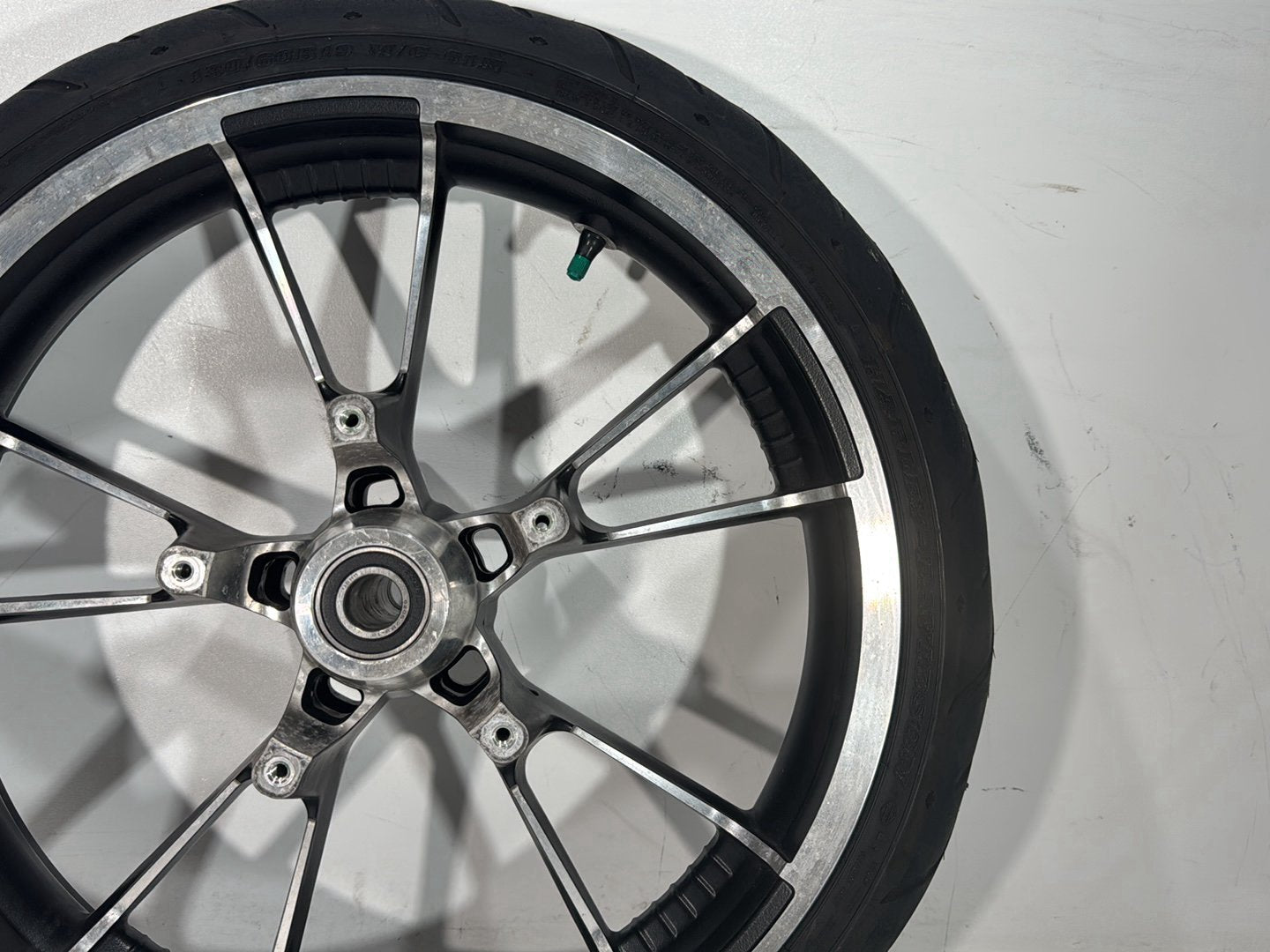 2007 Harley Street Glide Touring FLHX OEM Front Wheel Rim Tire 130/60B19