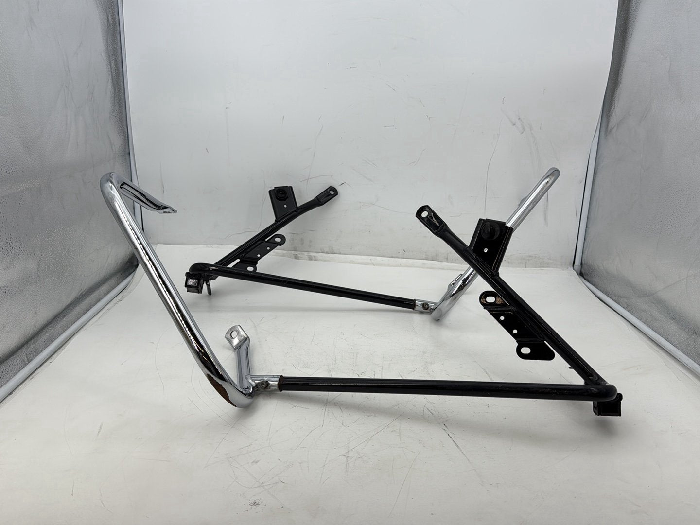 2011 Harley Electra Glide Ultra OEM Rear Left Right Saddlebag Guard Rails Bar