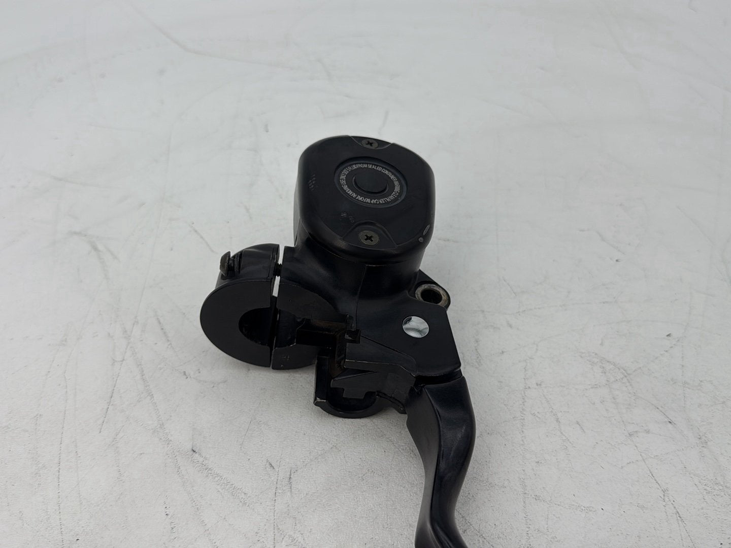 2004 - 2013 Harley-Davidson Sportster 1200 Custom Front Brake Lever Master Cylinder Reservoir 45146-04