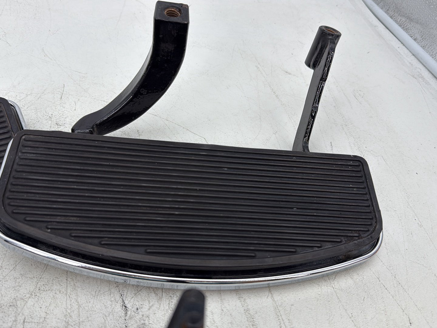 2007 Harley Electra Glide Touring Left Right Driver &amp; Pass Floorboard Foot Rest