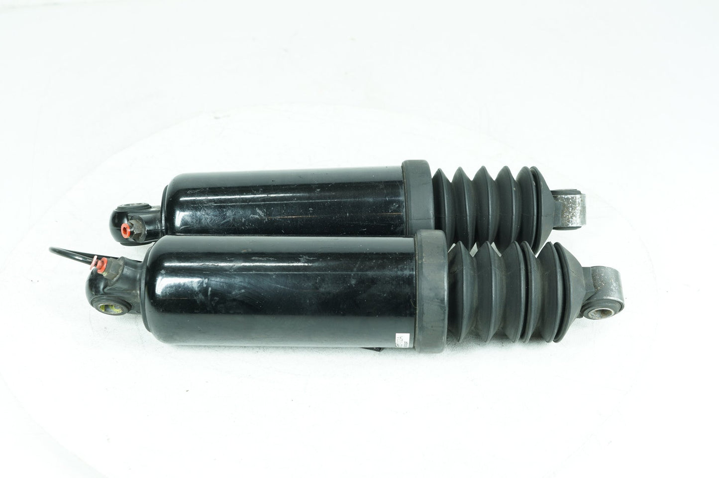 2007 - 2012 Harley-Davidson Touring Street Glide Rear Left Right Shock Absorbers   54662-02A