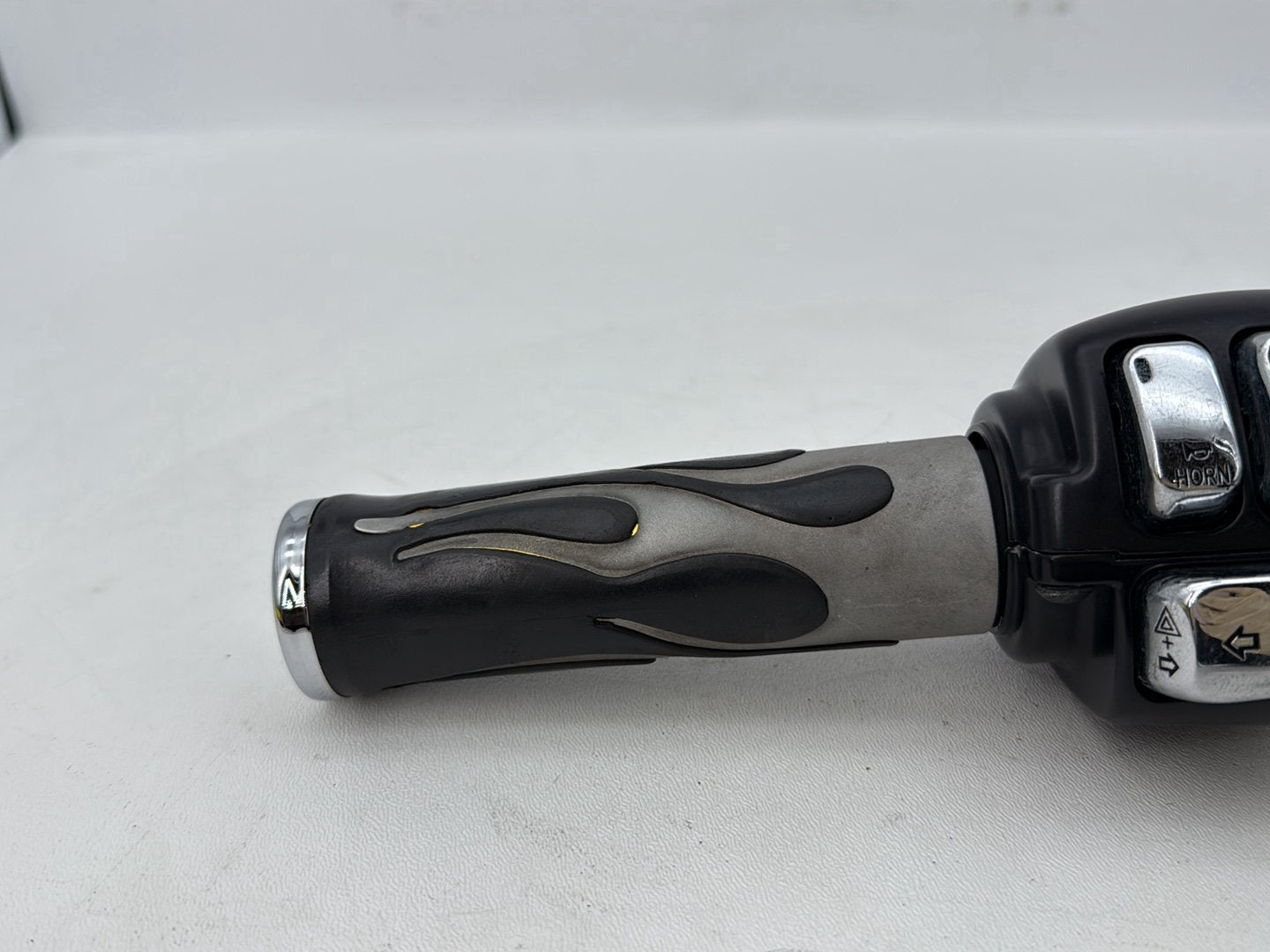 2004 - 2013 Harley-Davidson Sportster 883 Custom Left Turn Signal Headlight Switches Controls 71597-96B