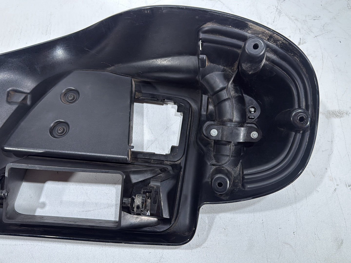 2018 Harley Electra Glide Touring Ultra FLHTCU OEM Left Lower 1 Fairing Cowl Cover