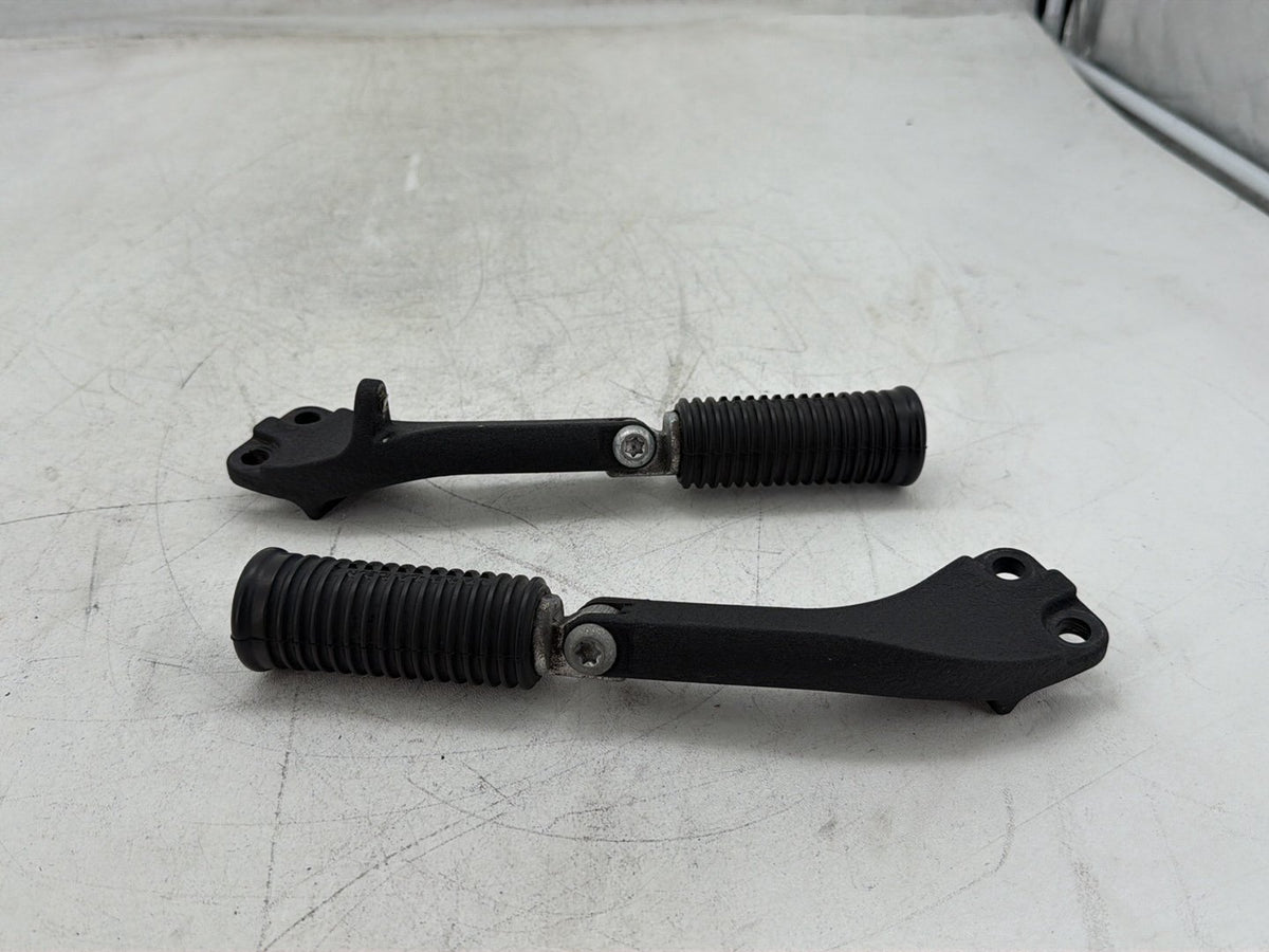2014 Harley Dyna Low Rider FXDL OEM Passenger Left & Right Foot Pegs