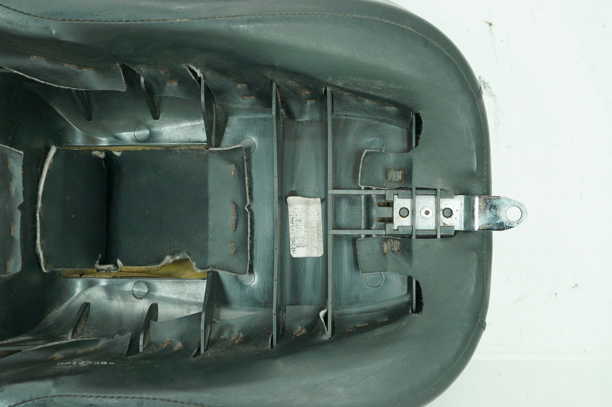 2011 Harley Touring Electra Ultra OEM Passenger Rider Driver Seat Saddle Torn