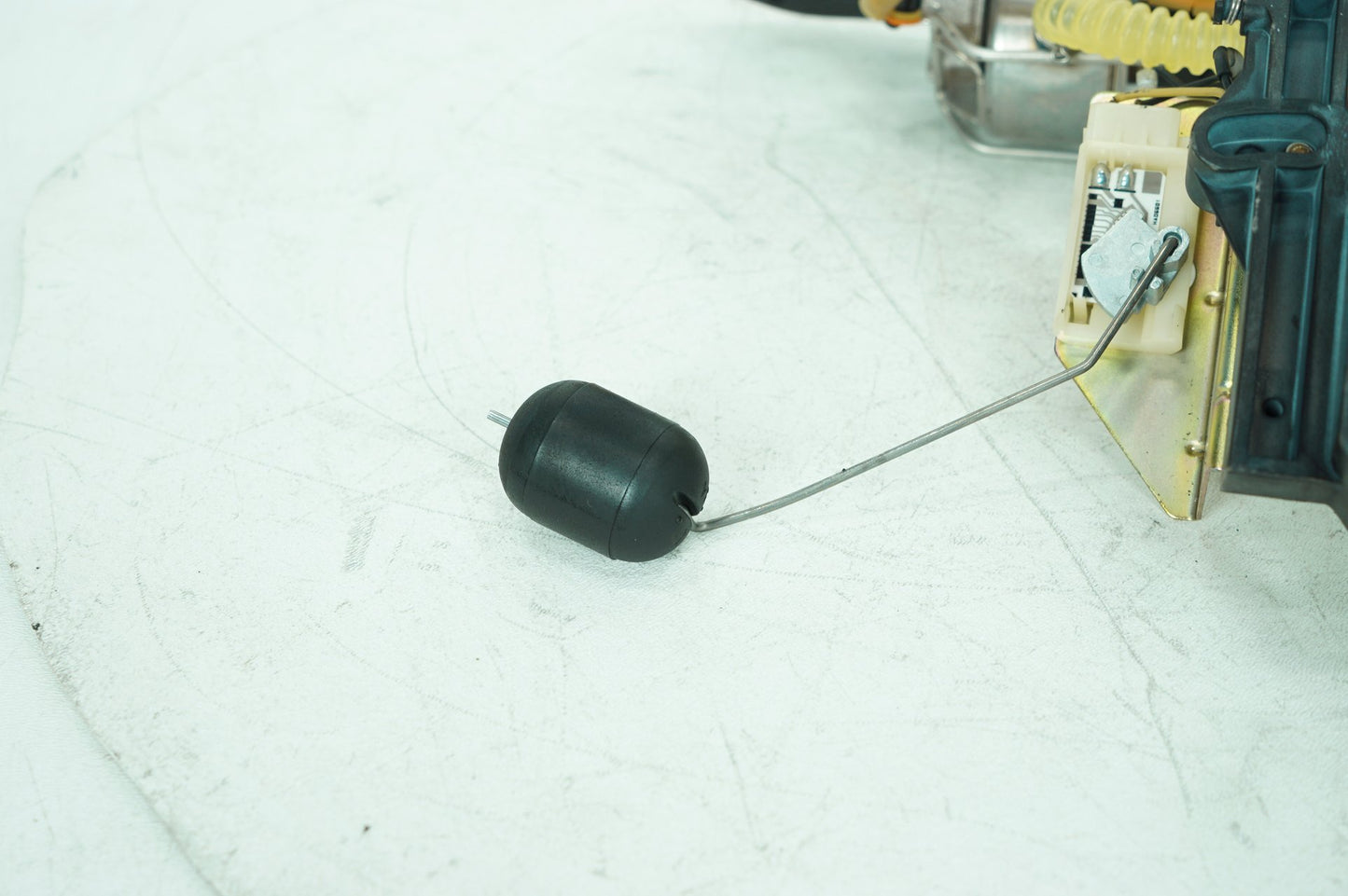 1999 - 2006 Harley-Davidson Touring Road King Police Fuel Pump Gas Gasoline Petrol Sending 	75127-02