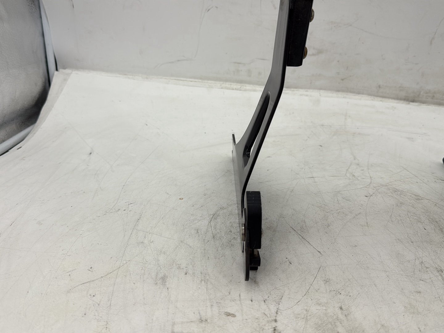 2012 Harley Dyna FXDF Fat Bob OEM Rear Sissy Bar w/ Backrest Cushion Pad