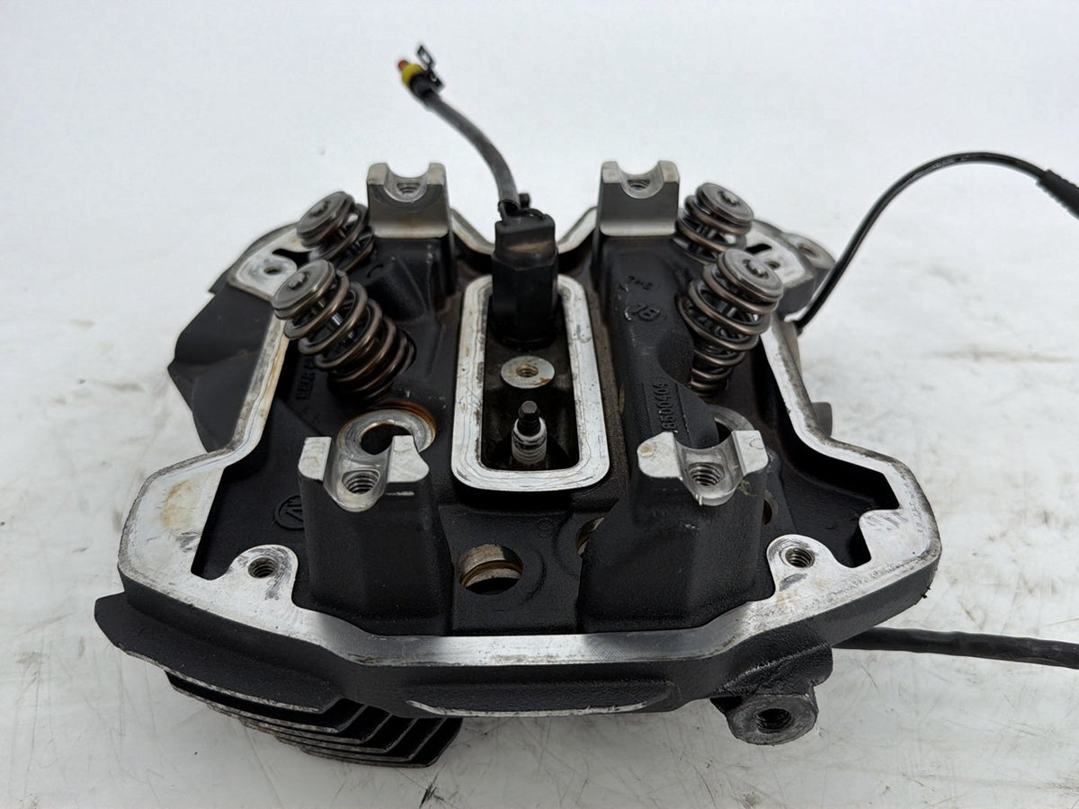 2019 Harley Touring FLHT Electra Glide OEM Rear Twin Cam Engine Cylinder Head
