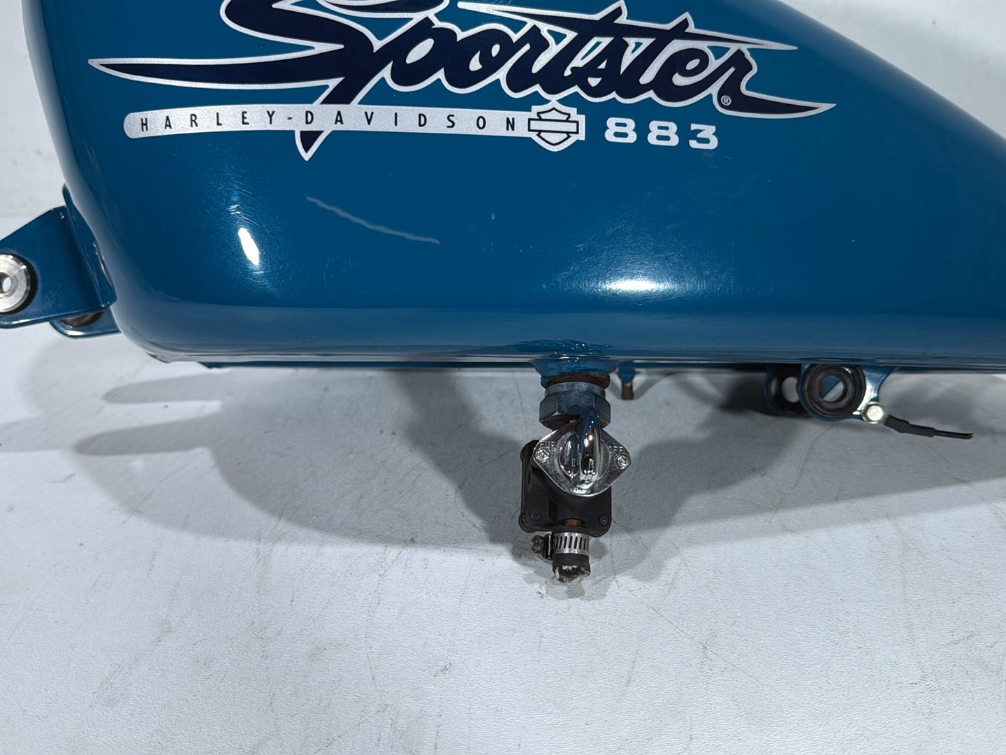 2001 Harley Sportster 883 Hugger XLH883 OEM Fuel Gas Tank Gasoline Reservoir CARB
