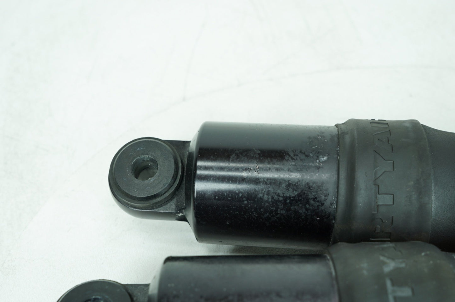 2011 - 2016 Harley-Davidson Touring Road King Classic Rear Left Right Shock Absorbers DA-SRD747-PR
