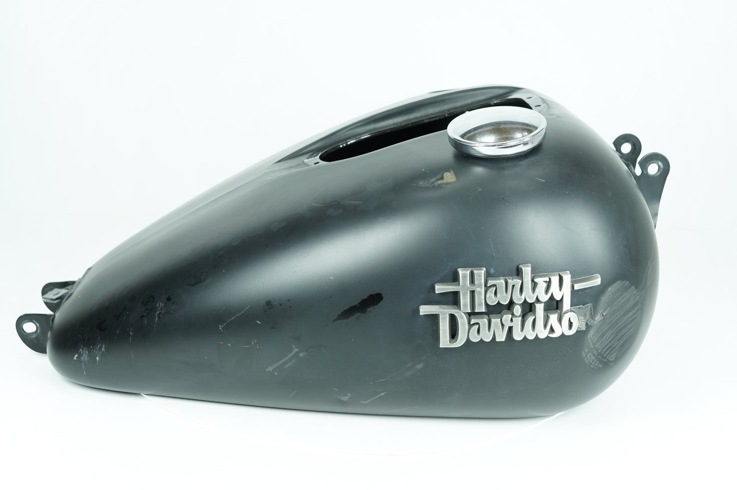 2007 - 2017 Harley-Davidson Dyna Street Bob Fuel Gas Tank Gasoline Reservoir  	61593-10