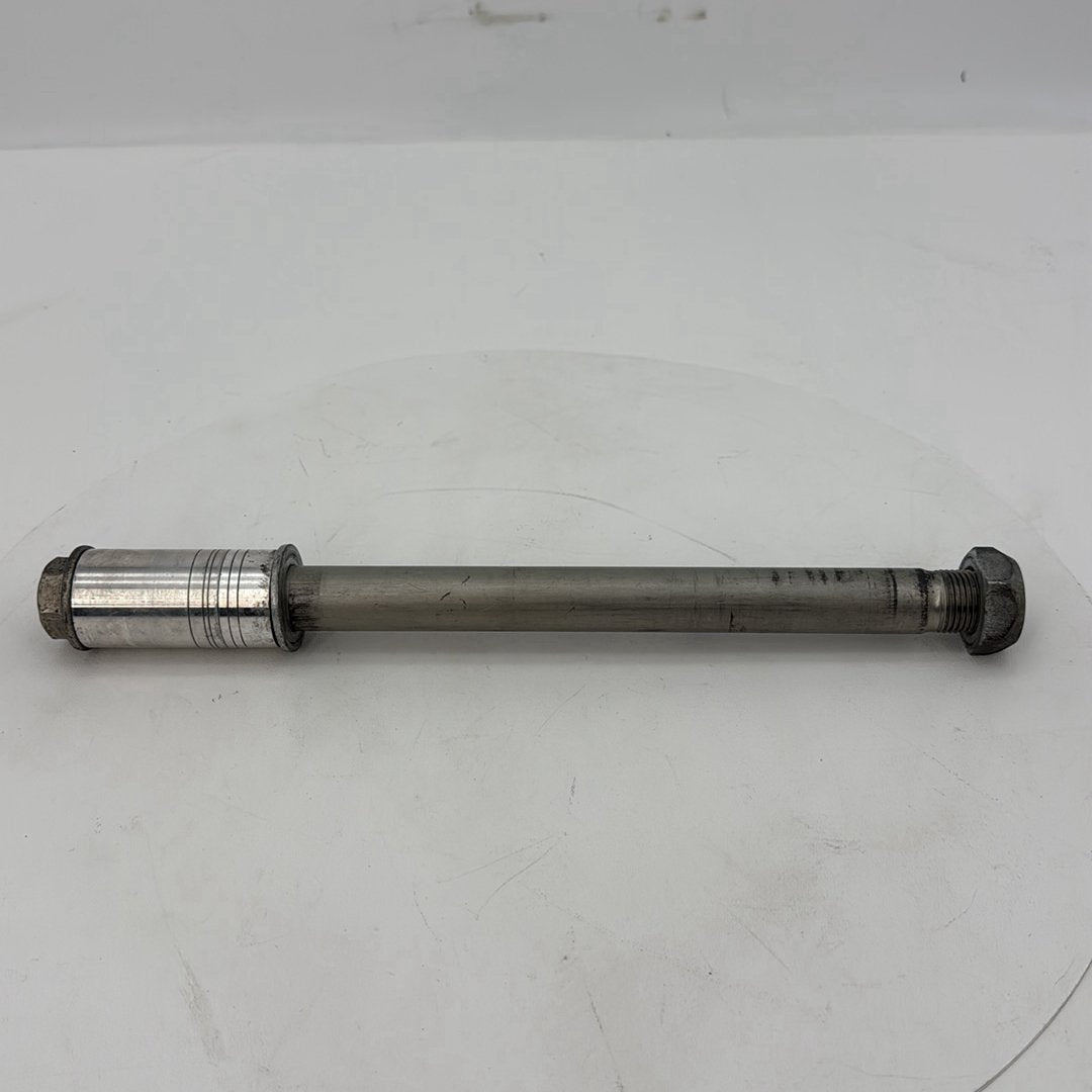 2007 - 2012 Harley-Davidson Dyna Super Glide Rear Wheel Axle Bolt Shaft  	41114-08