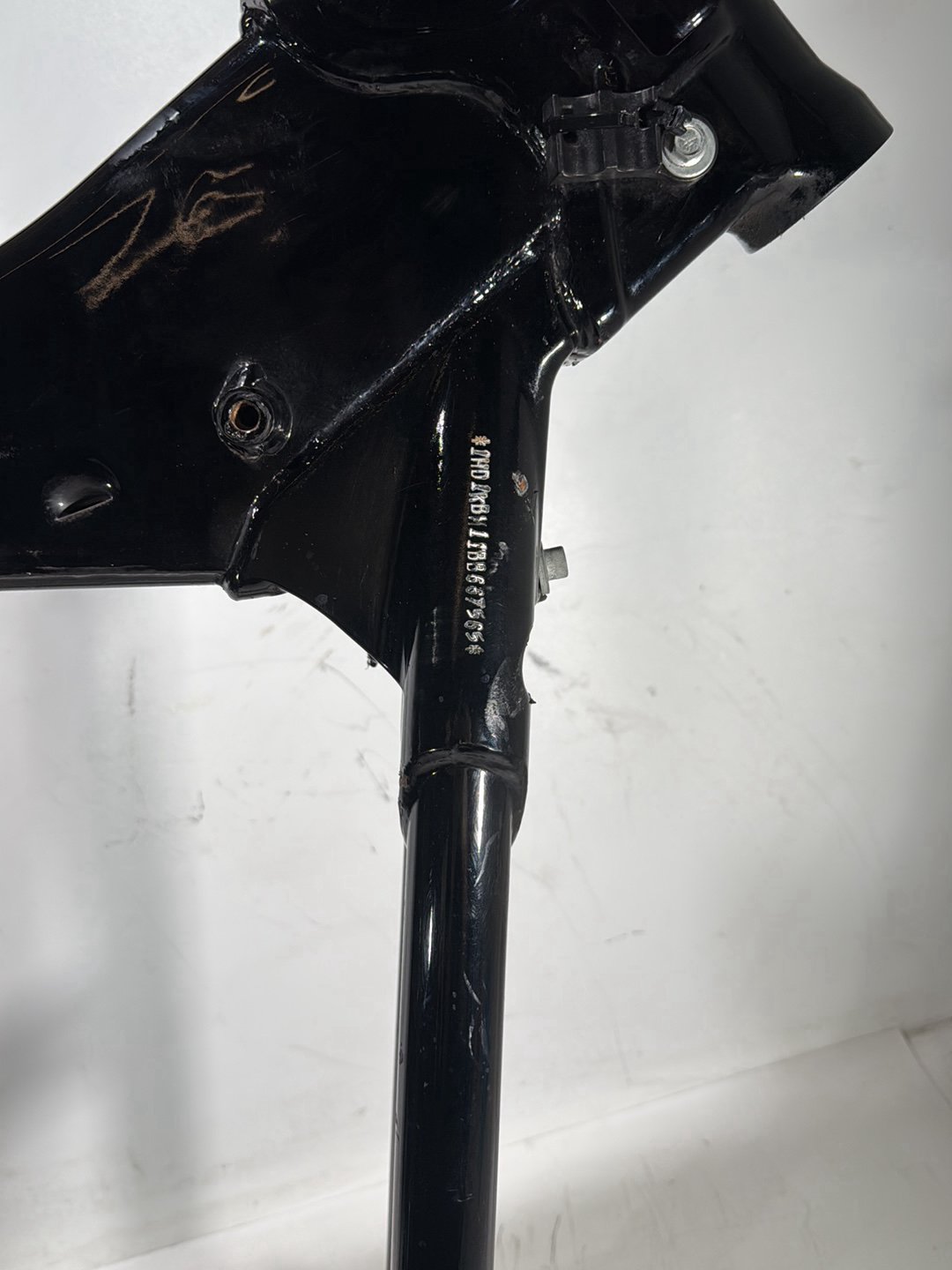 11 Harley Street Glide Touring FLHX OEM Body Main Frame Chassis 47900-11BHP SLVG