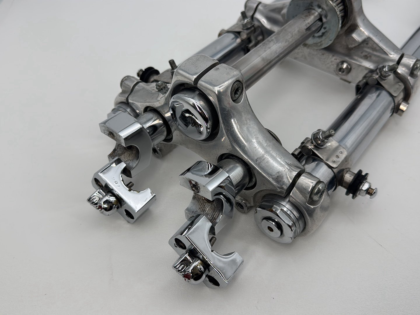 1999 - 2006 Harley-Davidson Dyna Low Rider Front Triple Tree Set & LH RH Fork Legs Sliders Left right front fork legs sliders