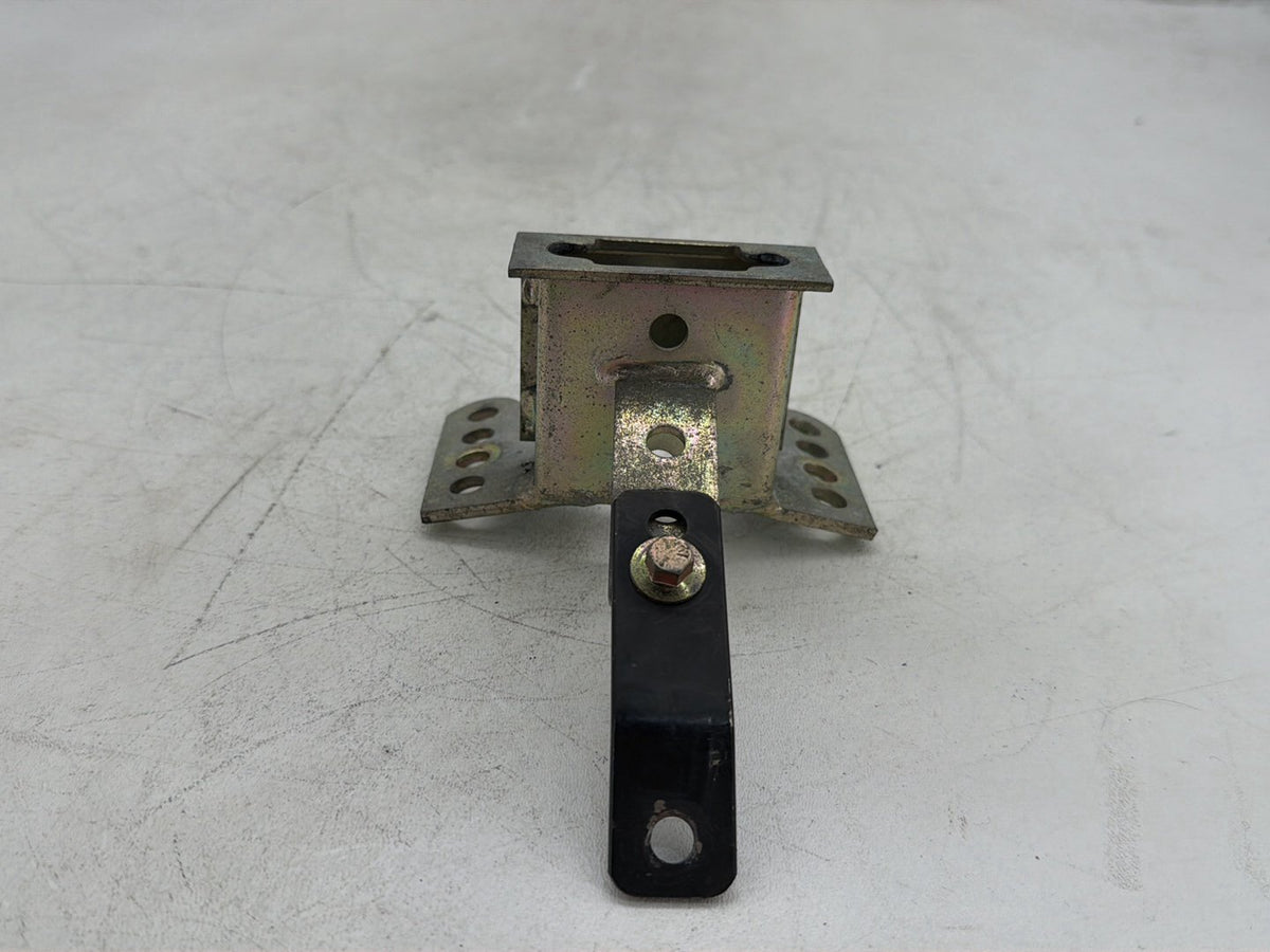 2006 Harley Electra Glide Touring Ultra FLHTCUI OEM Driver Rider Backrest Bracket Mount 52589-09A