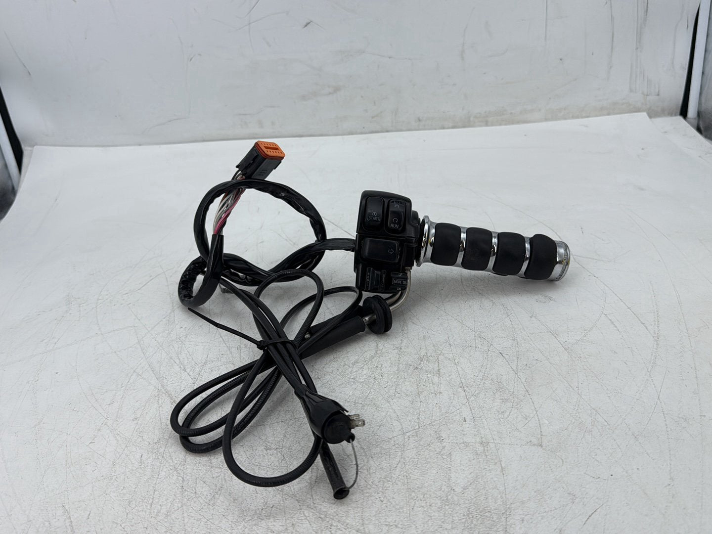 2005 Harley Electra Glide Touring Ultra FLHTCUI OEM Right Engine Start Kill Switches Controls