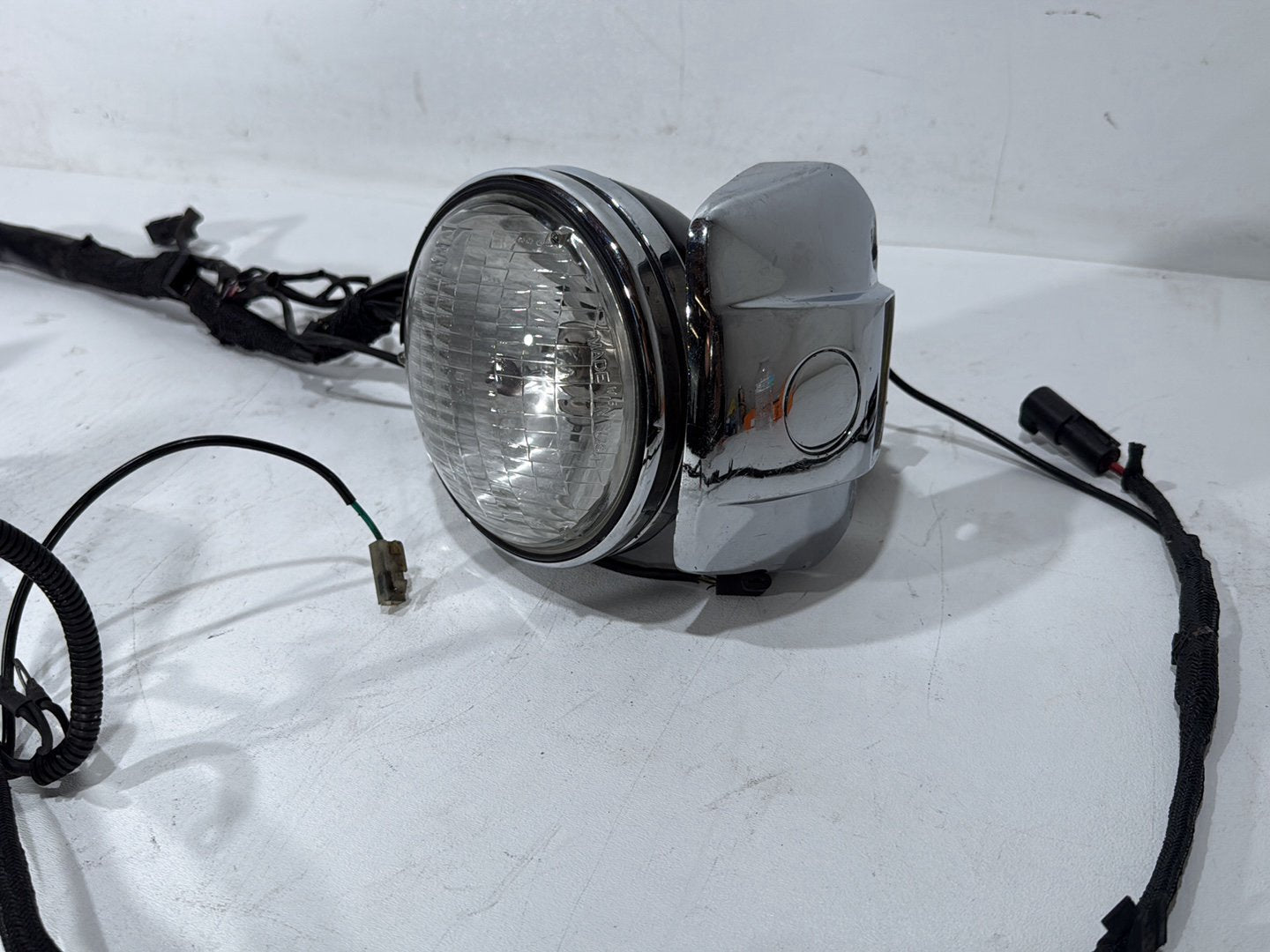 01 Harley Sportster 883 XLH883 OEM Headlight Headlamp Halogen w/ Main Wire CARB