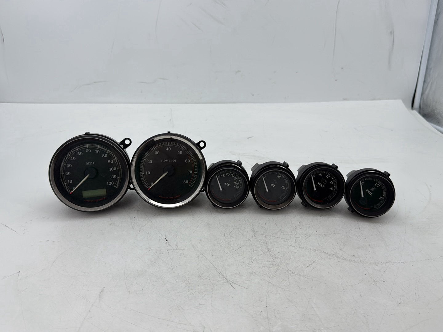 2008 Harley Touring FLHTCU Electra Glide Ultra OEM Air Oil Volt Fuel Tacho Speedo Gauges