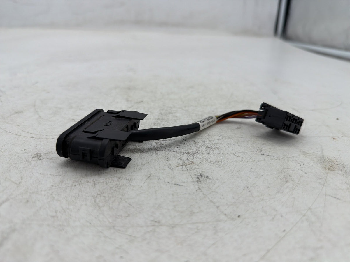 2010 Harley Street Glide Touring FLHX OEM Dash Indicator Lamp Wire Plug In