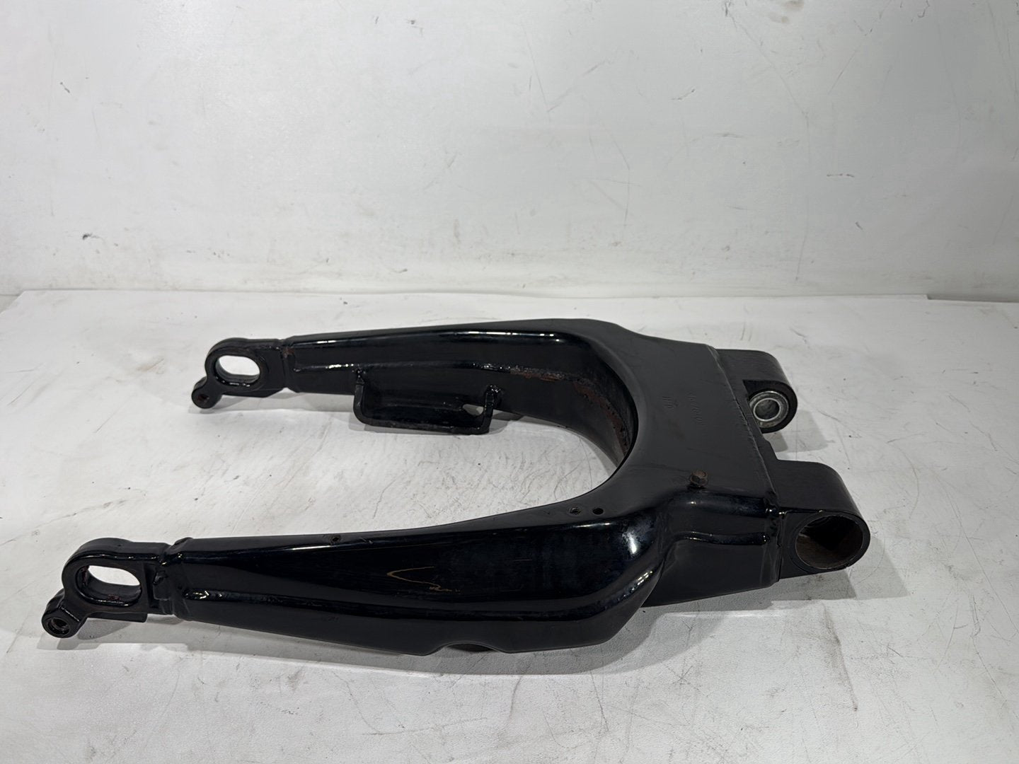 2013 Harley Electra Glide Touring Ultra FLHTCUI OEM Rear Fork Swingarm Swing Arm