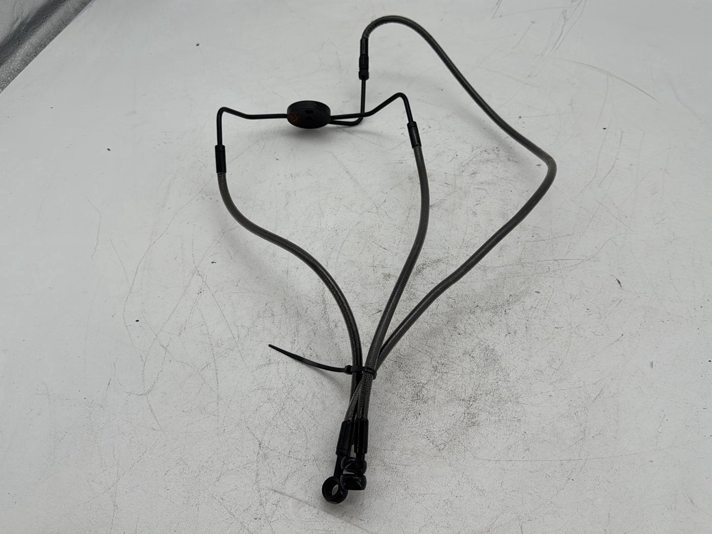 2006 Harley Street Glide Touring FLHXI OEM Front Brake Hose Line Pipe