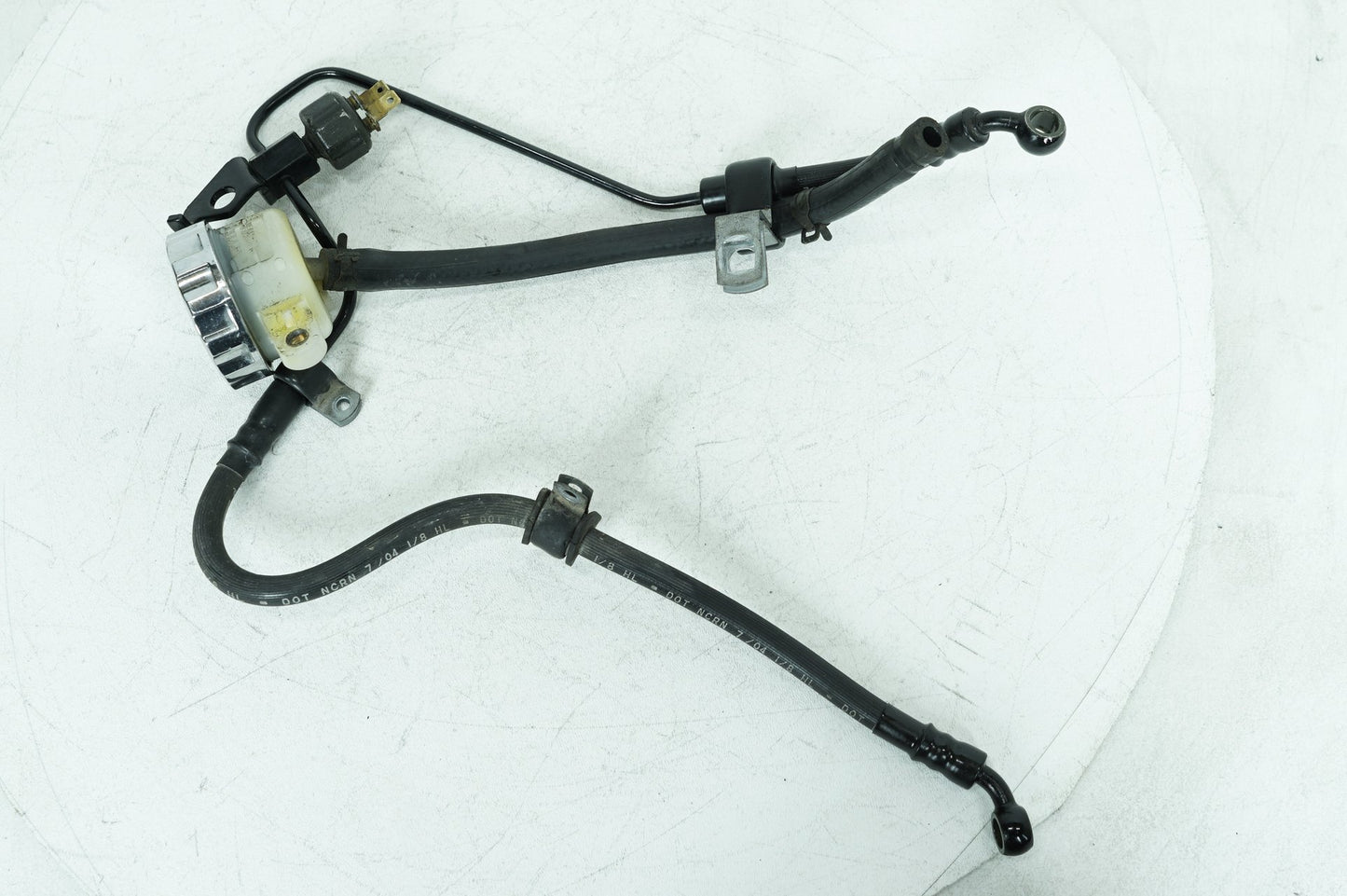 2004 - 2013 Harley-Davidson Sportster Low Rear Brake Line Master Cylinder Reservoir Tank 44429-04