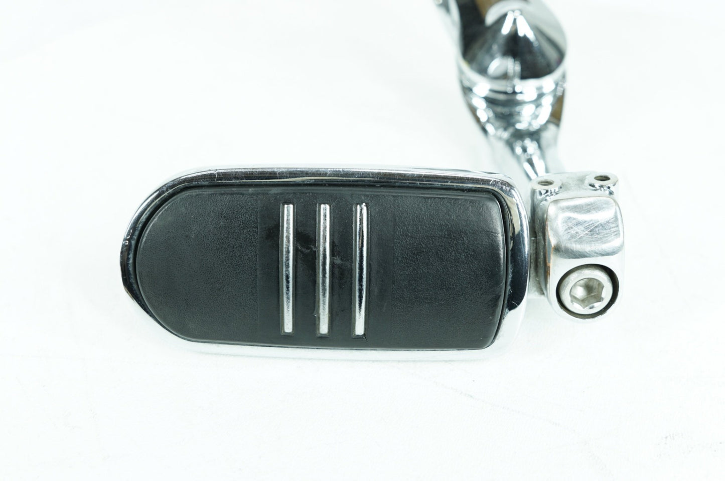 2008 - 2016 Harley-Davidson Touring Street Glide Front Driver Highway 1 Foot Peg Rest 50211-04
