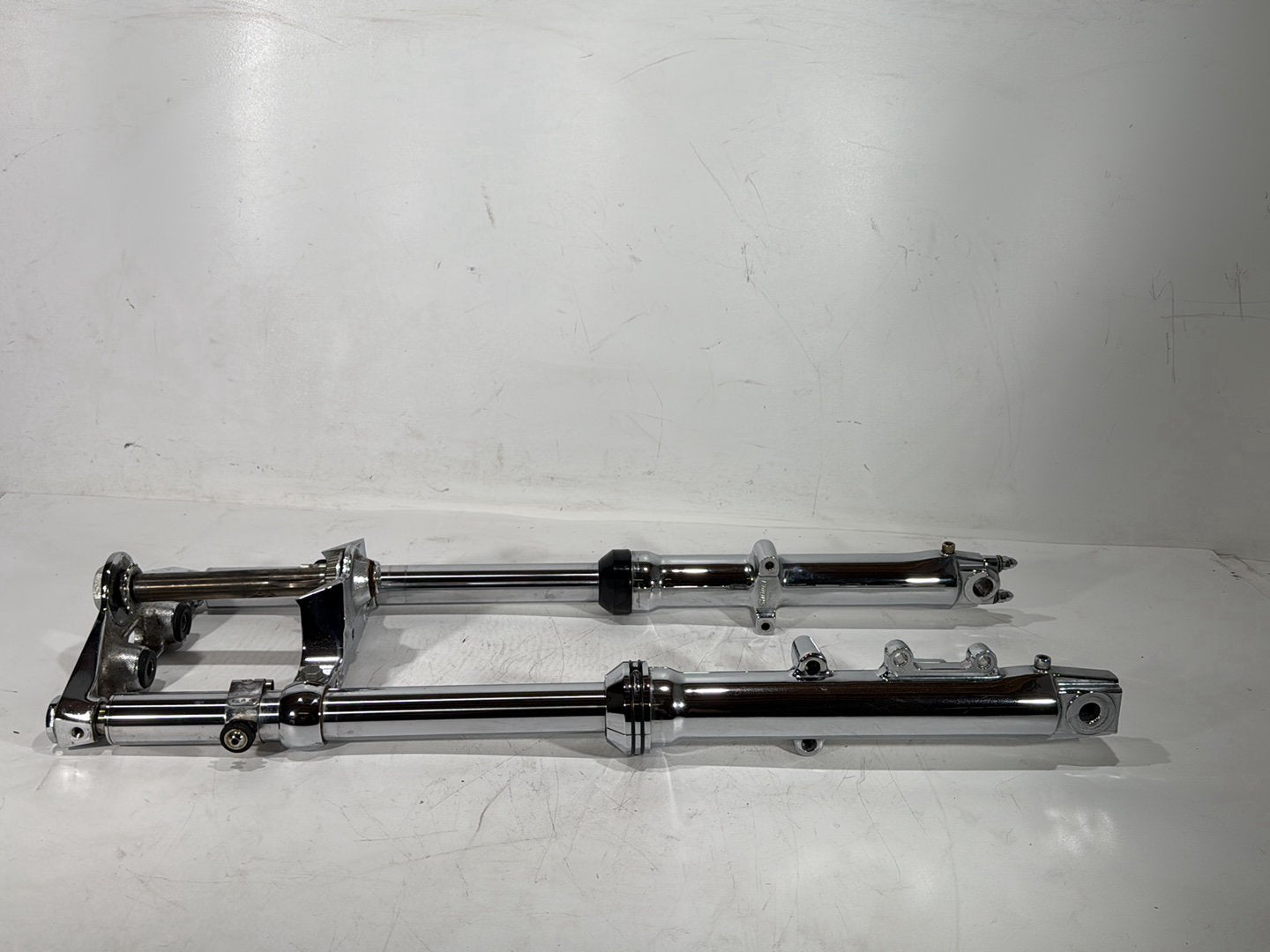 2000 Harley Dyna FXDWG Wide Glide OEM Front Triple Tree Set & LH RH Fork Legs Sliders