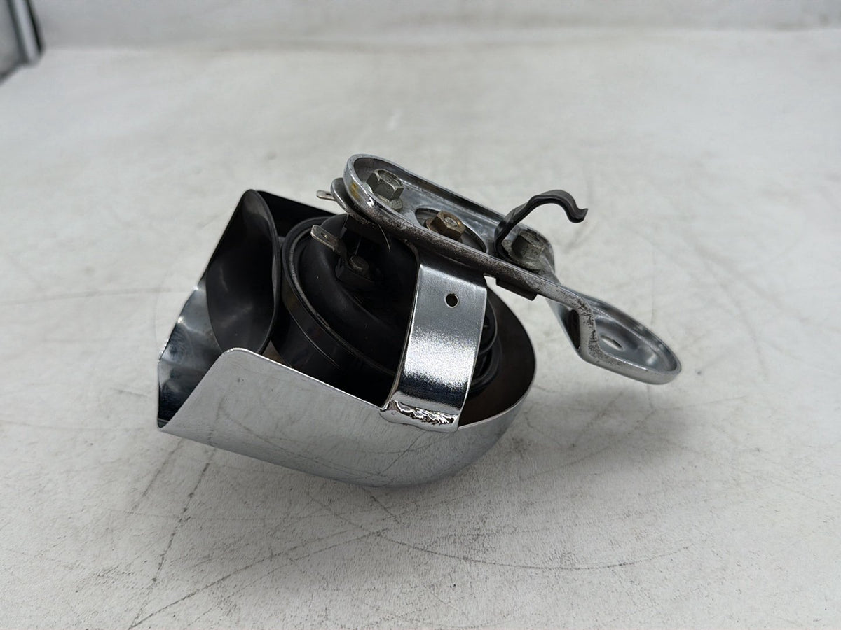 2003 Harley Softail Deuce FXSTD OEM Horn Signal Klaxon Chrome Cover