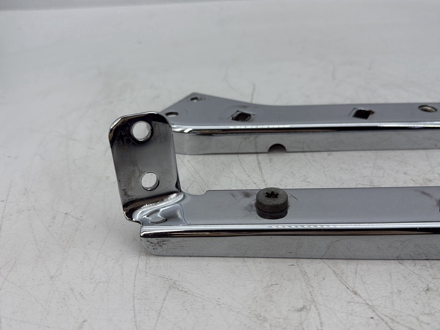2007 Harley Touring FLHTCU Electra Glide Ultra OEM Left Right Saddlebag Fender Struts Brackets