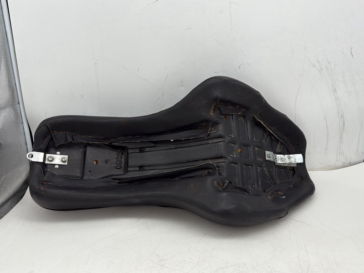 2007 Harley Road King Touring FLHR OEM Passenger Rider Driver Seat Saddle