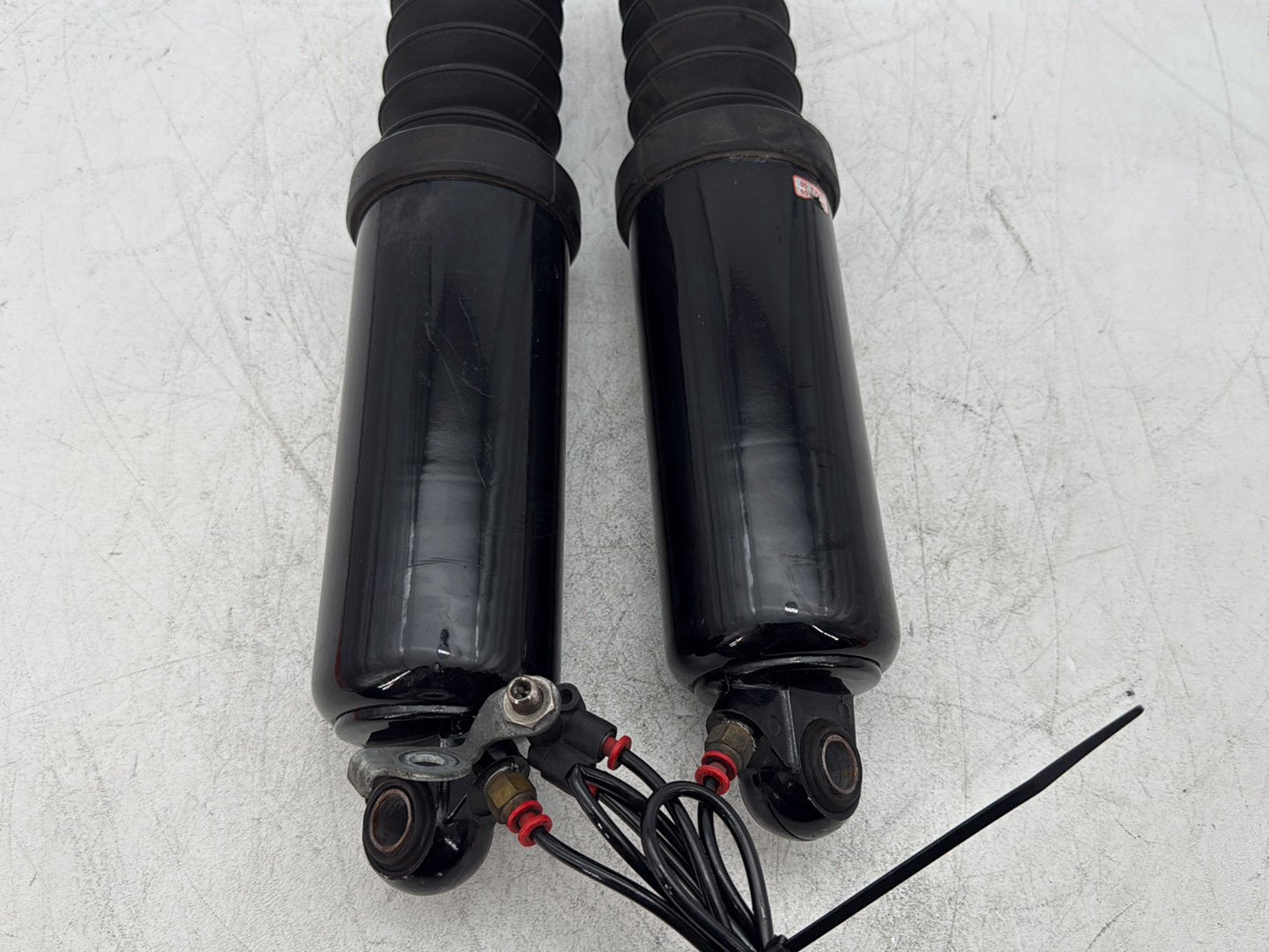 2013 Harley Electra Glide Touring Ultra FLHTCUI OEM Rear Left Right Shock Absorbers