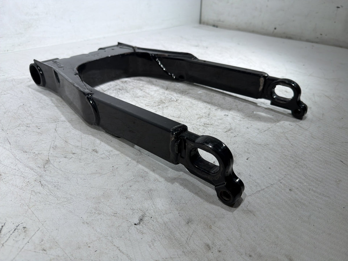 2004 Harley Electra Glide CVO Screamin Eagle OEM Rear Fork Swingarm Swing Arm